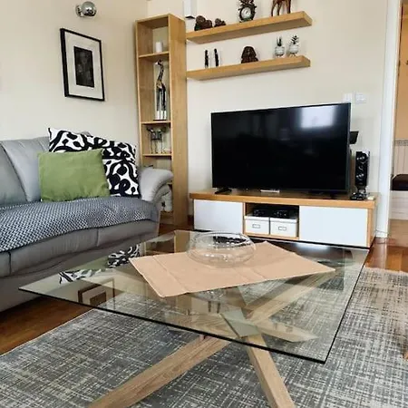 White Diamond Apartment *